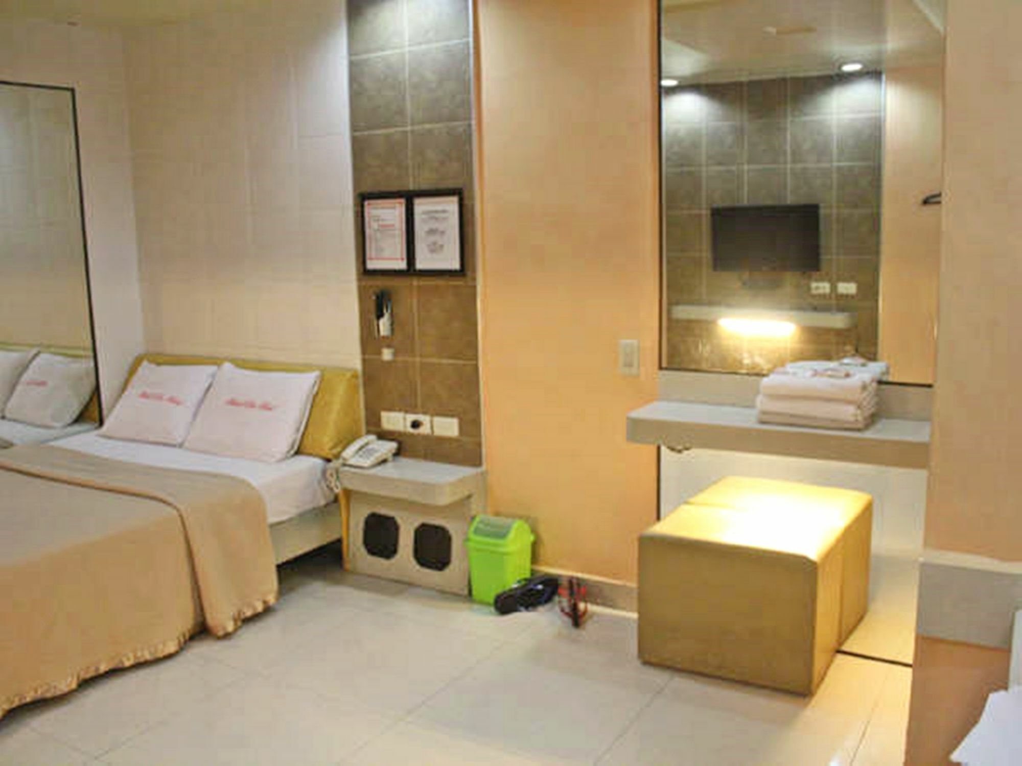 โรงแรมลากัมบินี ปาไซ ภายนอก รูปภาพ